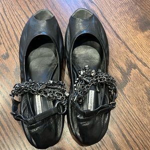 Vera wang levander leather flats with stones
